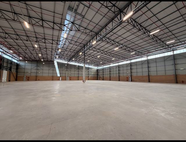 3,107M² WAREHOUSE TO LET IN AIRPORT PARK